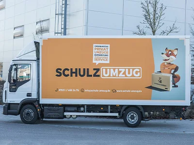 LKW Transporter von Umzug Schulz